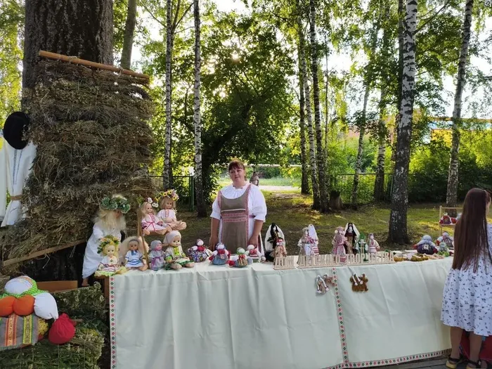 i (1)